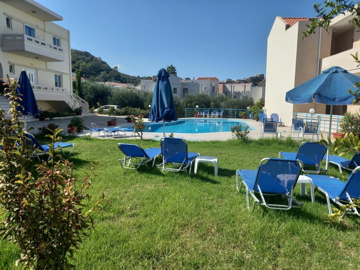 Michalis Litinas Apartments Agia Marina Екстериор снимка