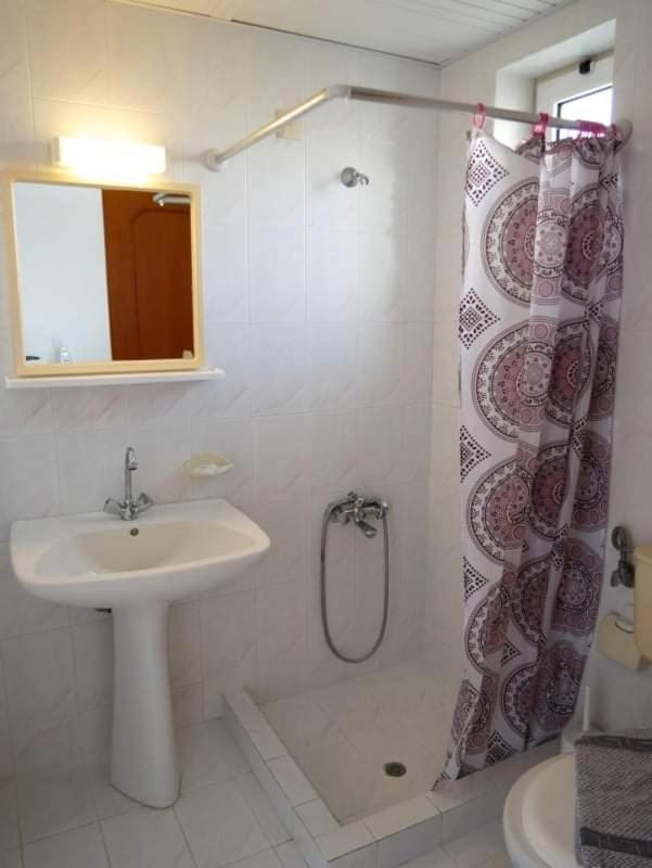 Michalis Litinas Apartments Agia Marina Екстериор снимка