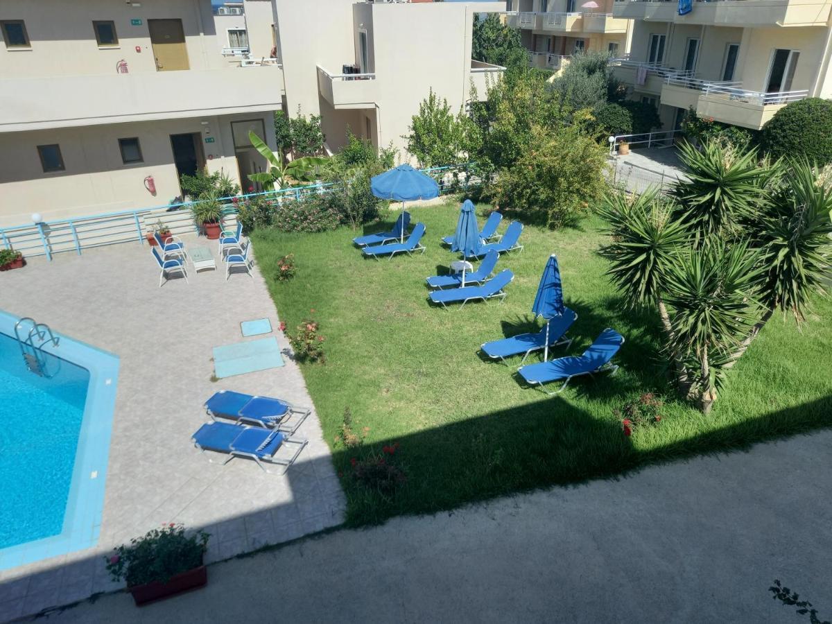 Michalis Litinas Apartments Agia Marina Екстериор снимка