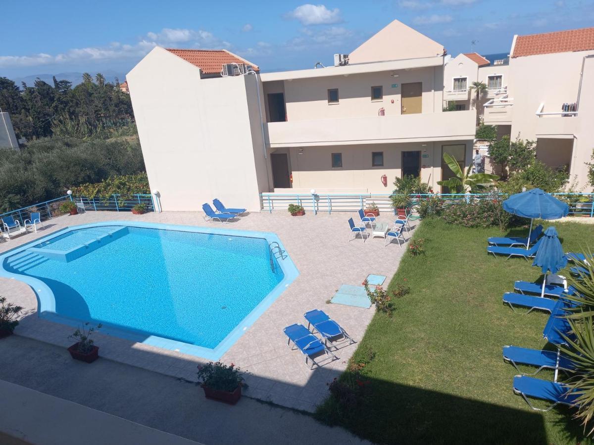 Michalis Litinas Apartments Agia Marina Екстериор снимка